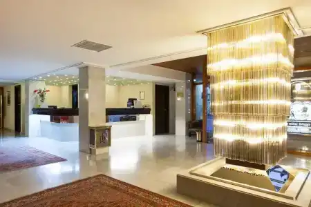 Royal Plaza - 1