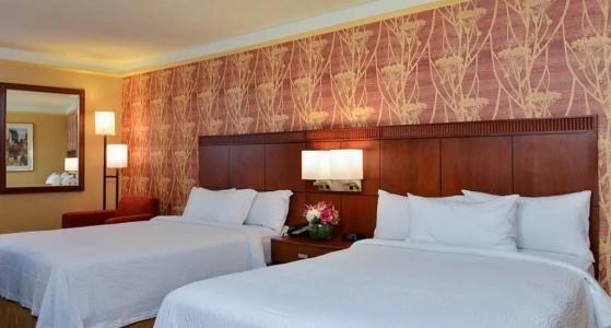 Courtyard by Marriott New York LaGuardia Airport - 4