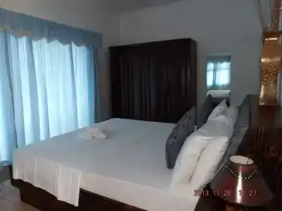 Divers Lodge Guest House - 4