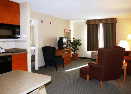 Hampton Inn & Suites by Hilton University NW - 35
