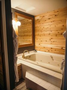Loge - 52