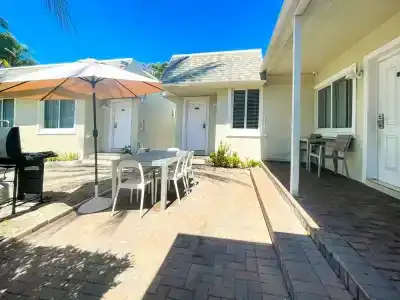 Hollywood Broadwalk Oceanside - 20