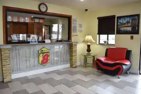 Super 8 by Wyndham/Jefferson Ave. - 0