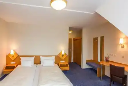 Hellers Twenty Four Ii -24h-Check-In- - 37