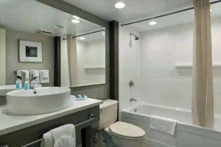 Breakers Resort - 211