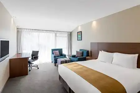 Holiday Inn Airport - 86