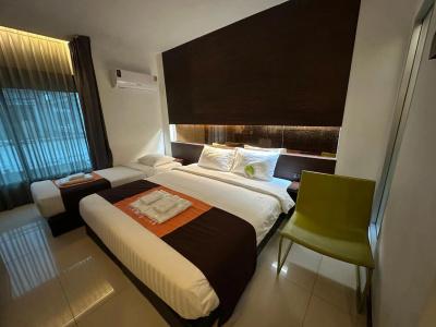 The Bangkok Airport Link Suite - 4
