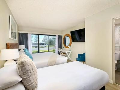 Rydges - 74