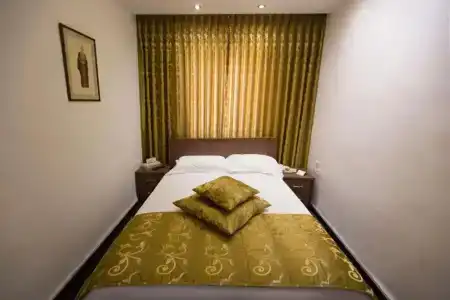 Golden Walls - 36