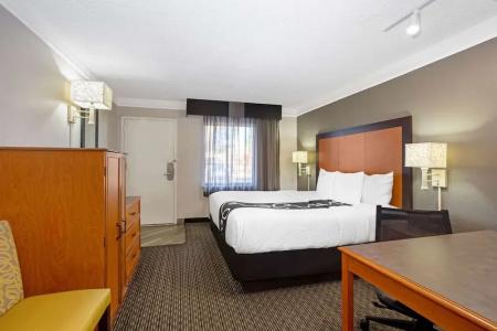 La Quinta Inn by Wyndham Tucson East - 38