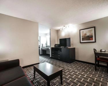 Comfort Suites Airport Nashville - 65