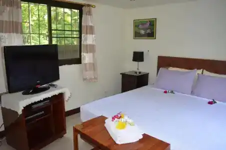 Home Stay Stc Bed And Breakfast - 38