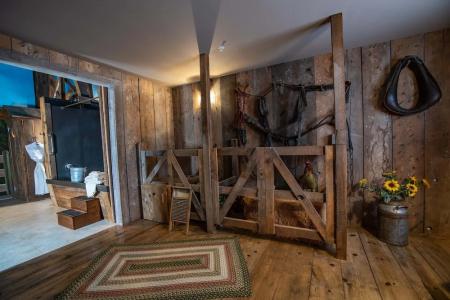 The Anniversary Inn - - 137