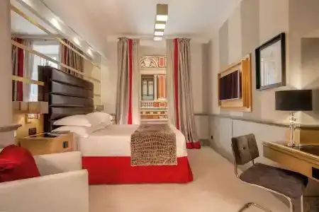 Royal Court - 72