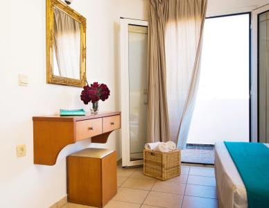 Yiannis Manos Resort - 10