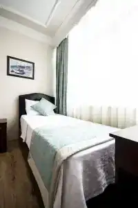 White Pearl Apart - 10
