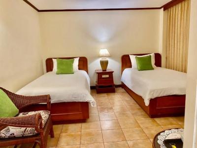 Surin Bay Inn - 37