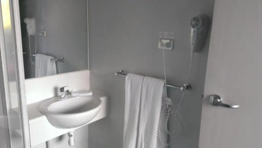 Waterfront Lodge - 8