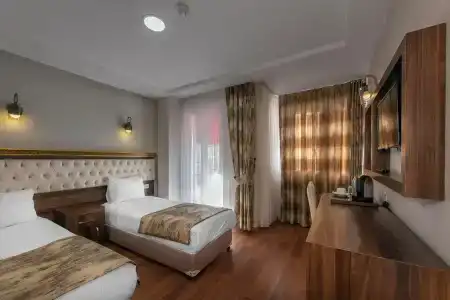 Aristocrat - 3