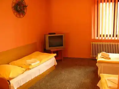 Isora - 25