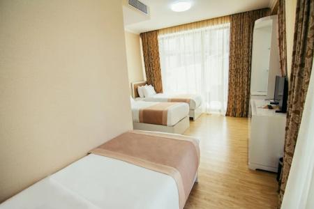 Lisi Hills - 106