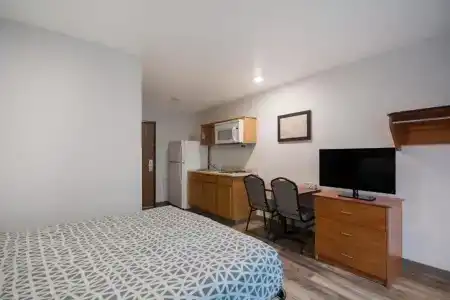 Woodspring Suites West In Qd - 9