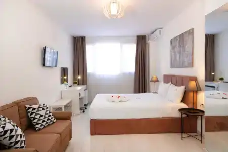 City Plaza  & Rooms - 10