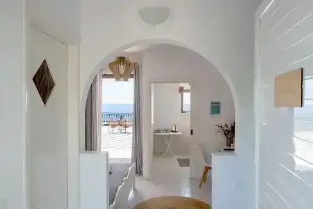 Pefkides Aegina Boutique - 2