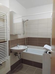Corvin Center Suites - 7