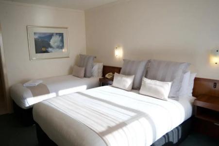SureStay by Best Western The Clarence on Melville - 17