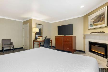 Best Western Plus Marina Shores - 47