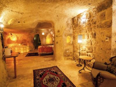 Atilla's Cave - 527
