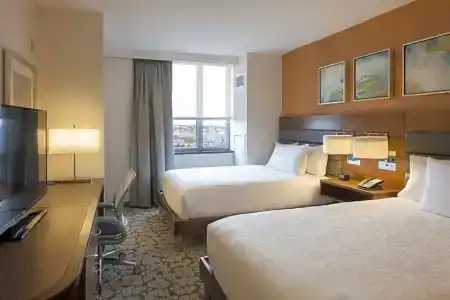 Hilton Garden Inn Long Island City - 40