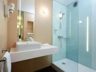 Mercure Valenciennes Centre - 9