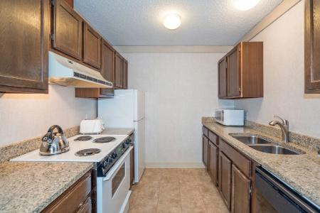 Mountainside Inn by Alpine Lodging - 11