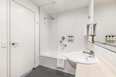 Adina Apartment Barrack Plaza - 8