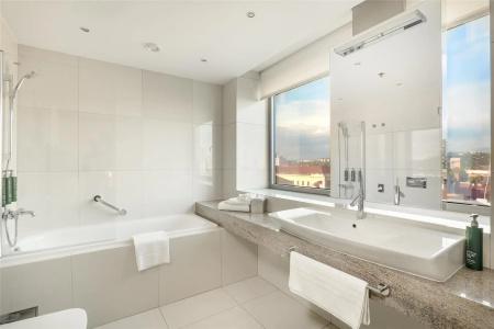 DoubleTree By Hilton Košice - 59
