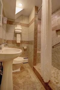 Senator Inn & Spa - 86