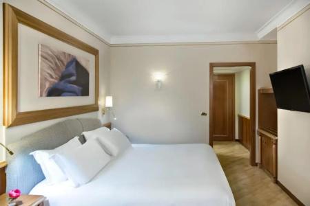 Renaissance Naples Mediterraneo - 64