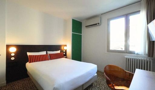 Ours Blanc - Place Victor Hugo - 74