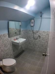 Naiharn On The Rock Resort Phuket - 24