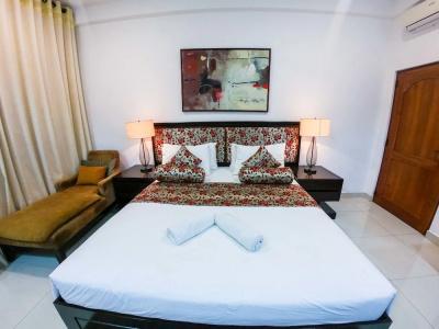 Romance Hills - 221