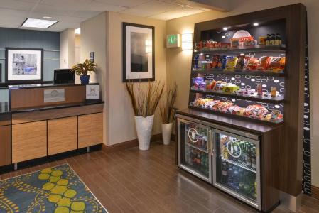 Hampton Inn Portland East - 13