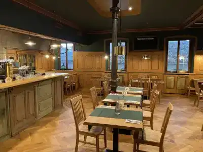 Bayerischer Hof - 18