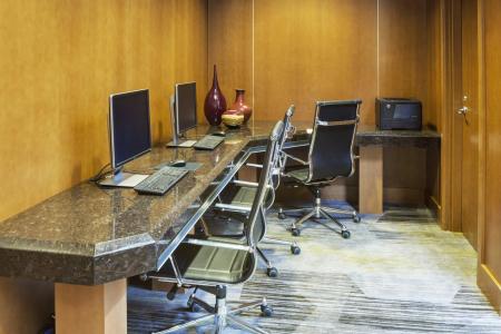 Courtyard by Marriott Boston Logan Airport - 13