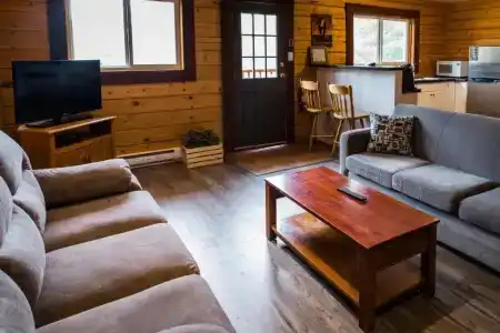 Glacier House & Resort - 141
