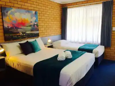 Bosuns Inn - 4
