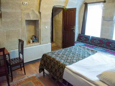 Caravanserai Cave - 169