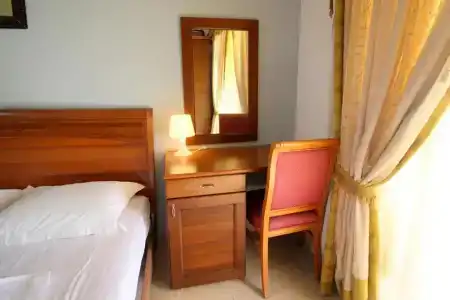 Olympia - 80