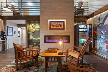 Days Inn and Suites by Wyndham Downtown-University - 10